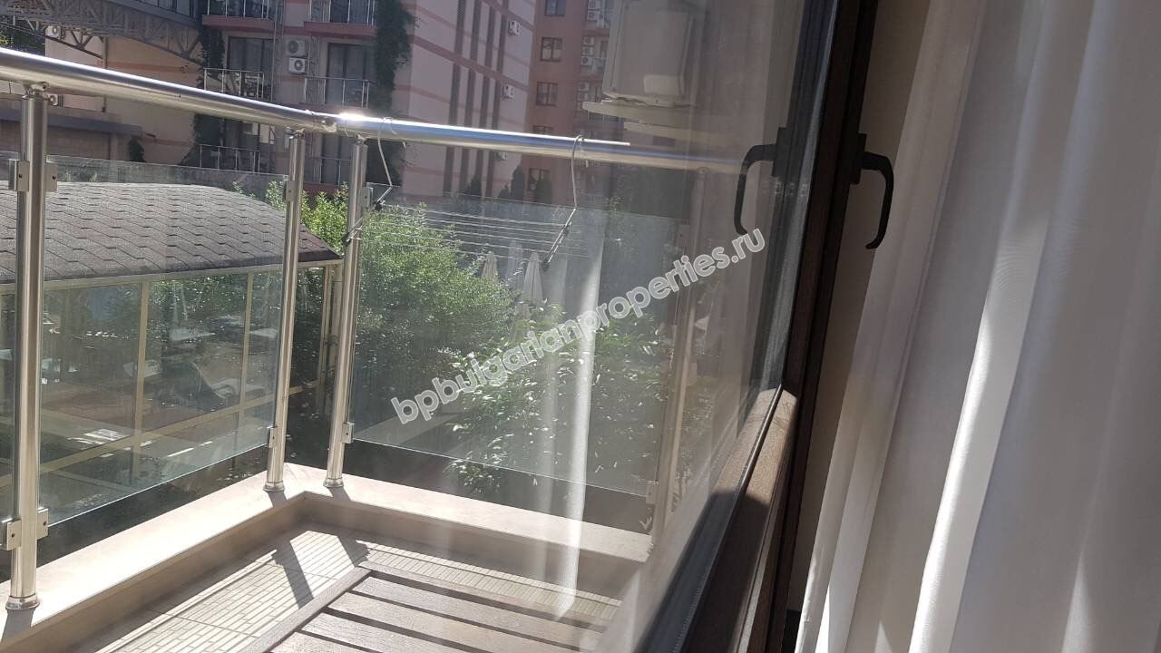 Едноспален мебелиран апартамент за продажба в елитен комплекс в курорта Слънчев Бряг