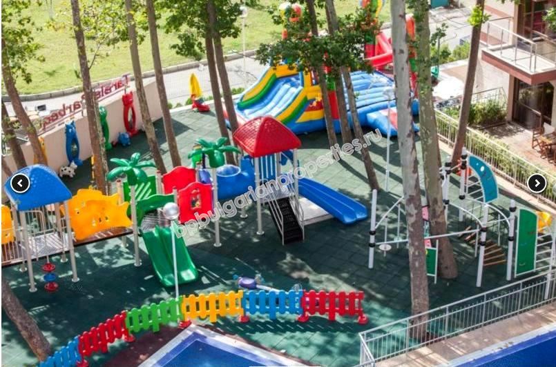 Едноспален мебелиран апартамент за продажба в елитен комплекс в курорта Слънчев Бряг