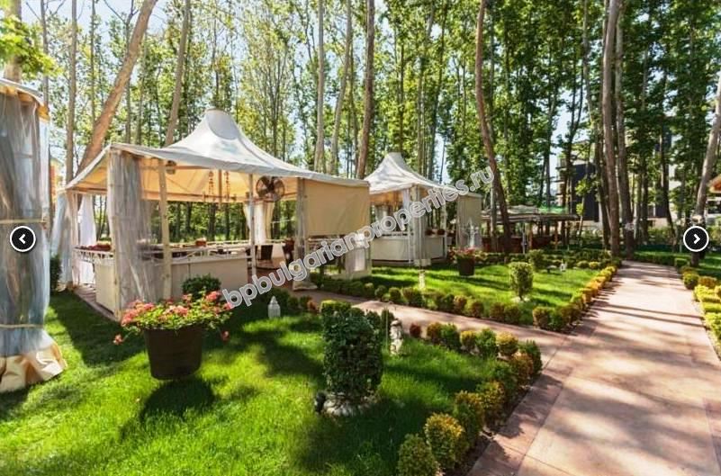 Едноспален мебелиран апартамент за продажба в елитен комплекс в курорта Слънчев Бряг