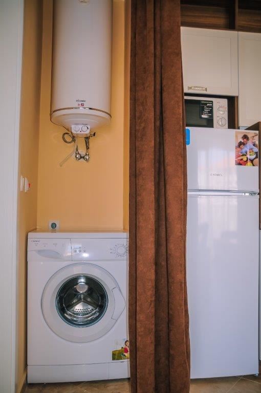 Луксозно обзаведен апартамент в жилищен комплекс близо до морето