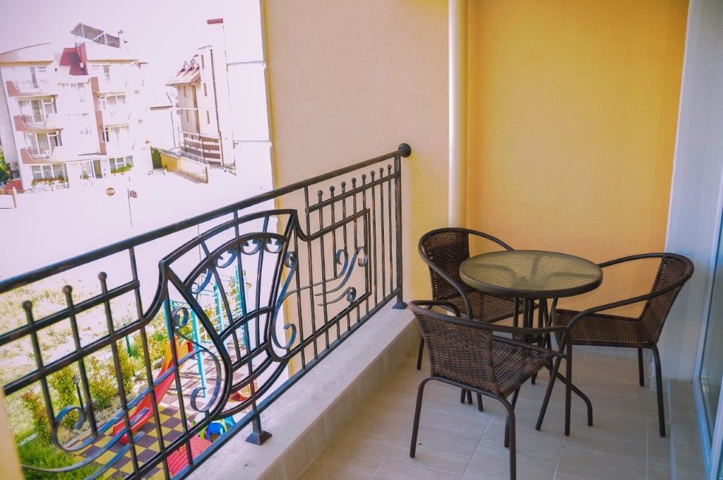 Луксозен апартамент в жилищен комплекс близо до морето в Равда