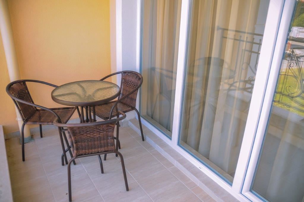 Луксозен апартамент в жилищен комплекс близо до морето в Равда