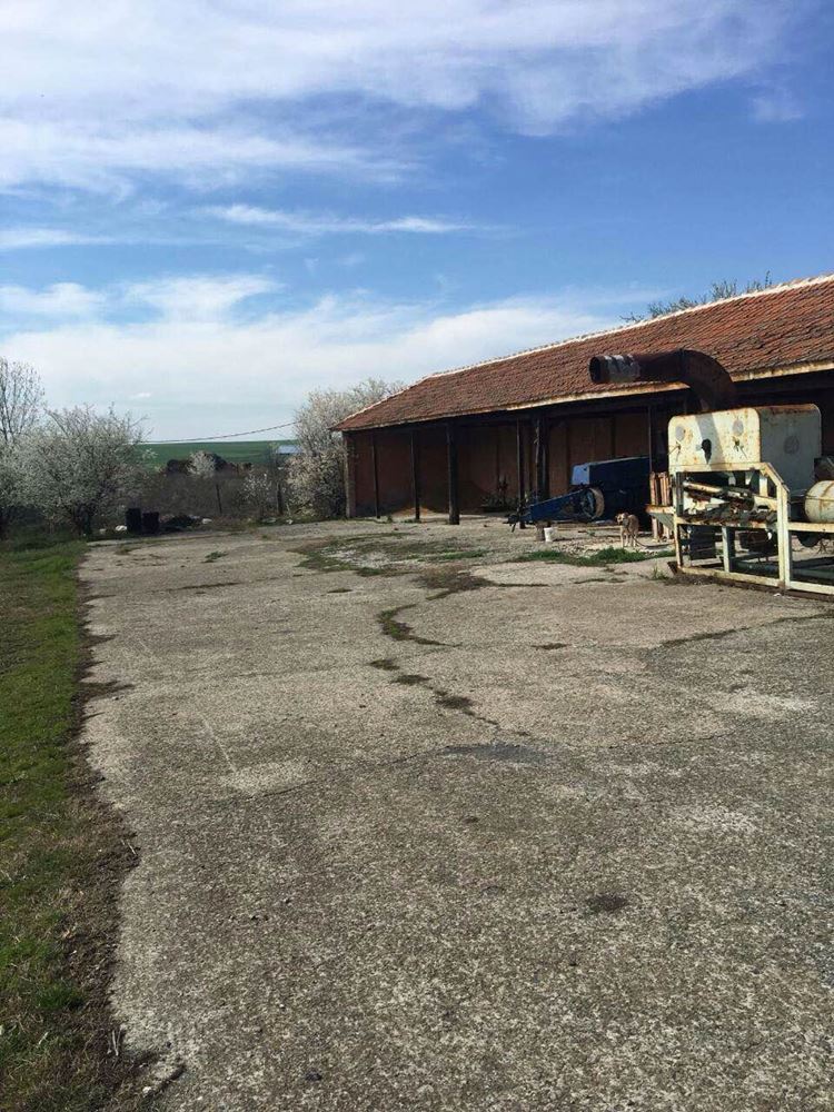 Селскостопански имот близо до Бургас