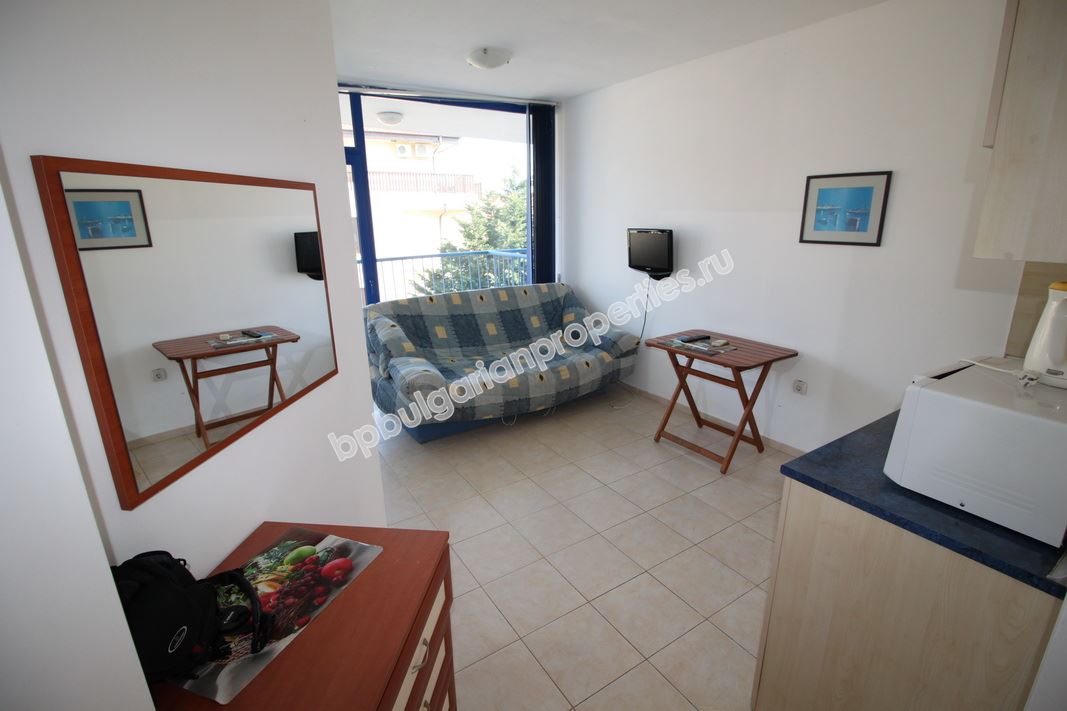 Евтин апартамент за инвестиция на 100 м от морето в Слънчев Бряг