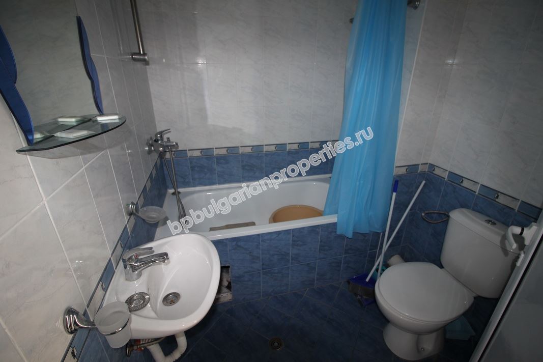 Евтин апартамент за инвестиция на 100 м от морето в Слънчев Бряг