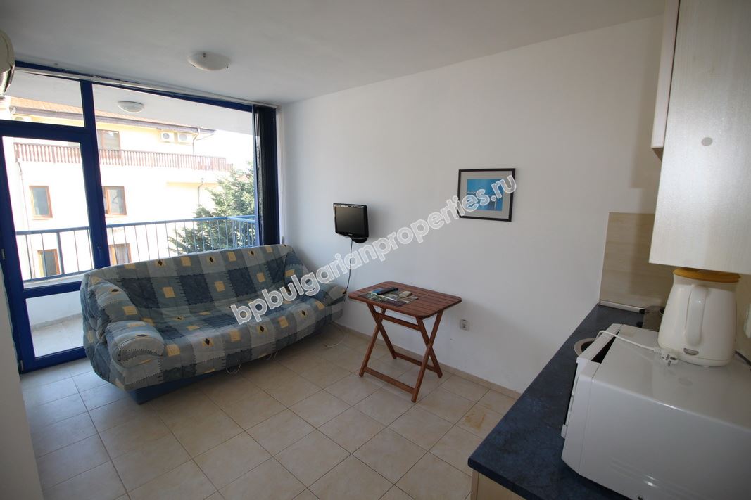 Евтин апартамент за инвестиция на 100 м от морето в Слънчев Бряг