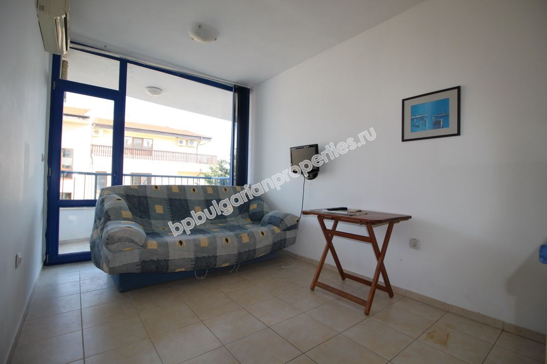 Евтин апартамент за инвестиция на 100 м от морето в Слънчев Бряг