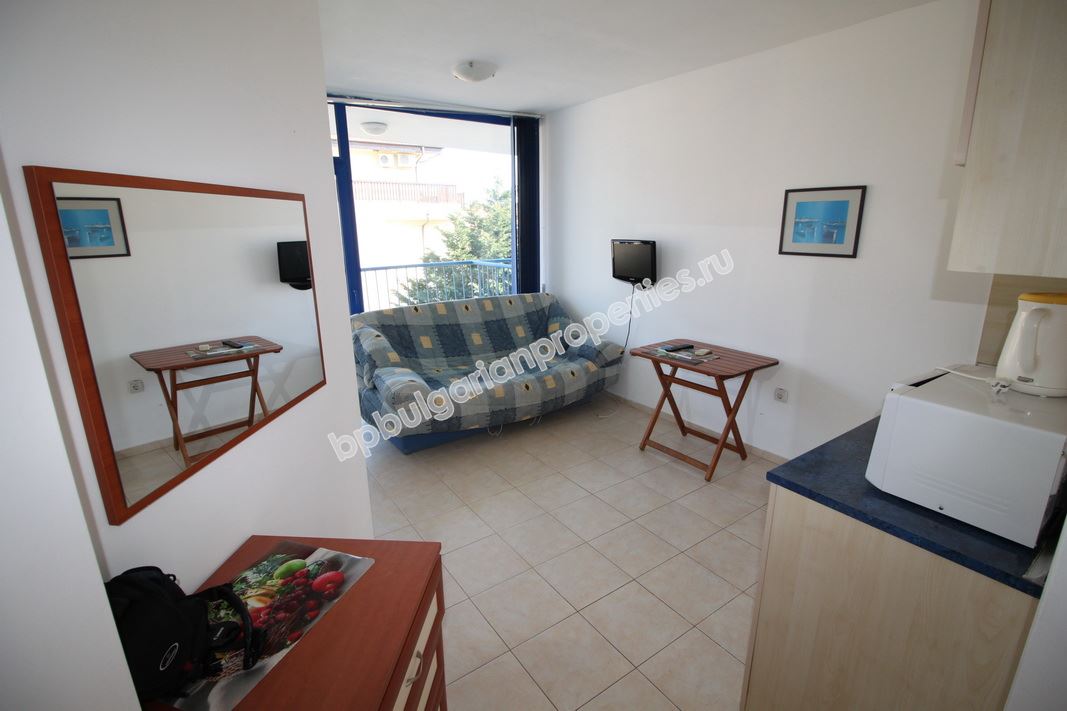 Евтин апартамент за инвестиция на 100 м от морето в Слънчев Бряг