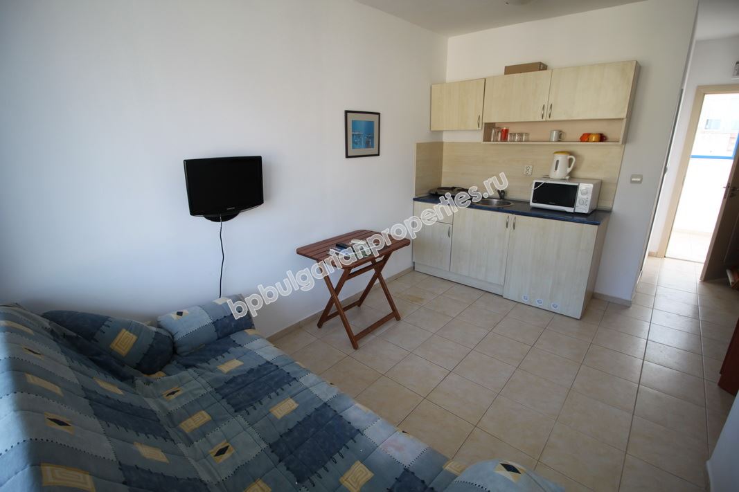 Евтин апартамент за инвестиция на 100 м от морето в Слънчев Бряг