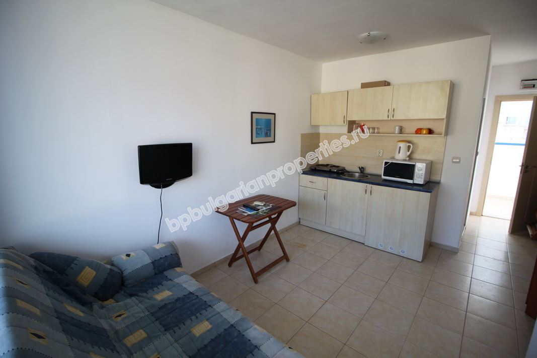 Евтин апартамент за инвестиция на 100 м от морето в Слънчев Бряг