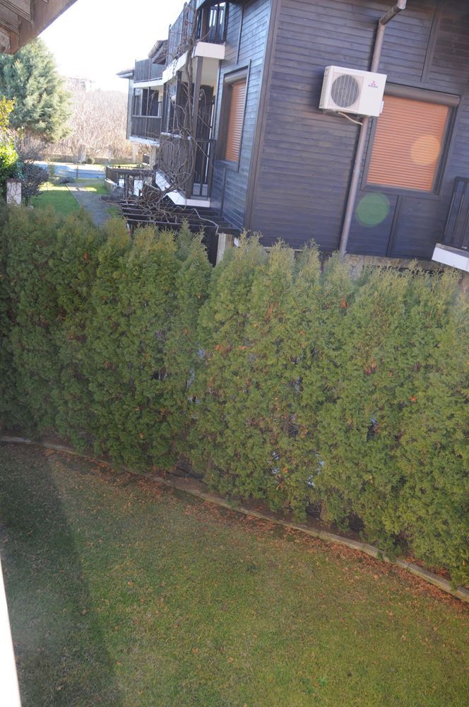 Триетажна обзаведена къща на 50 м от Райския залив, Созопол