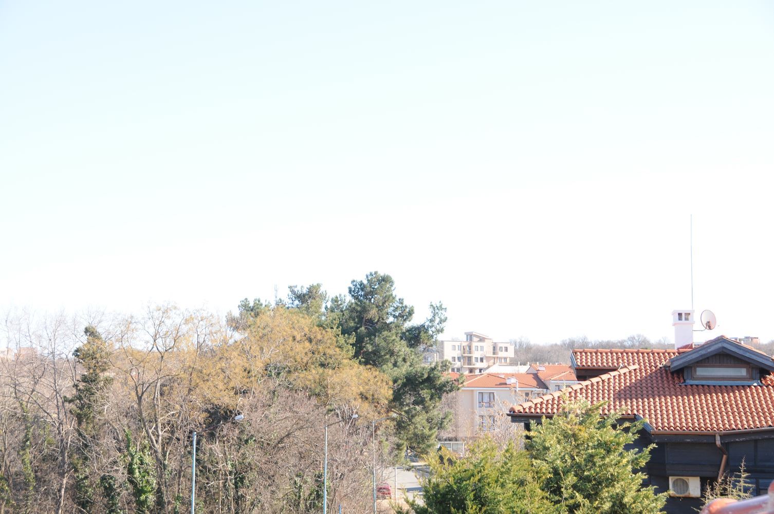 Триетажна обзаведена къща на 50 м от Райския залив, Созопол