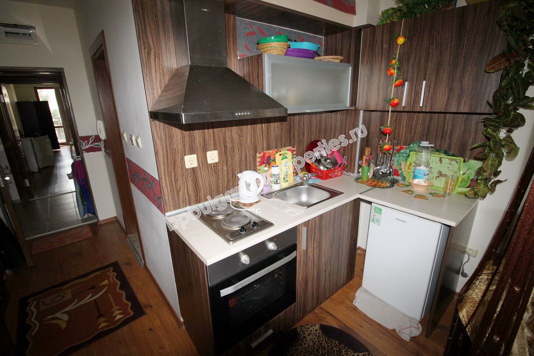 Напълно обзаведено студио в затворен комплекс близо до морето в Свети Влас