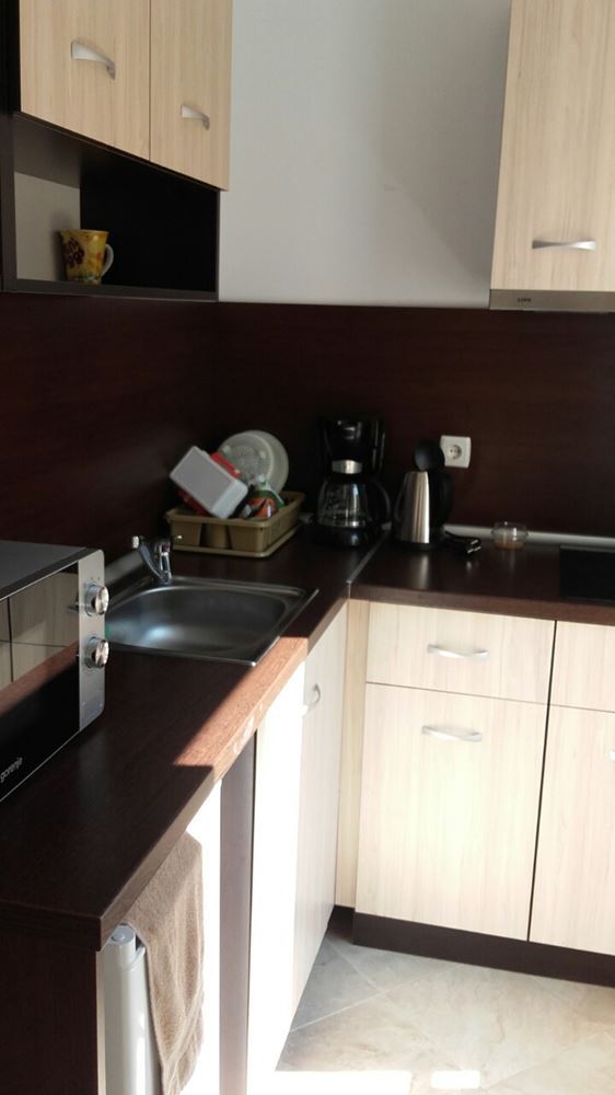 Едностаен апартамент-студио в комплекс с басейн близо до морето в Равда