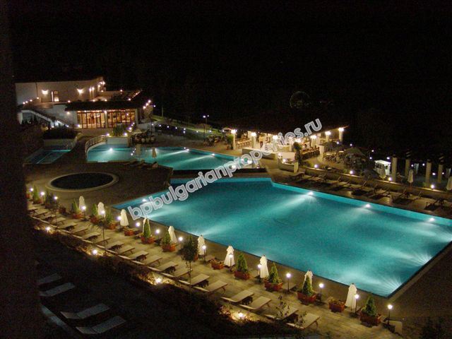 Тристаен апартамент с гледка море на първа линия в Созопол