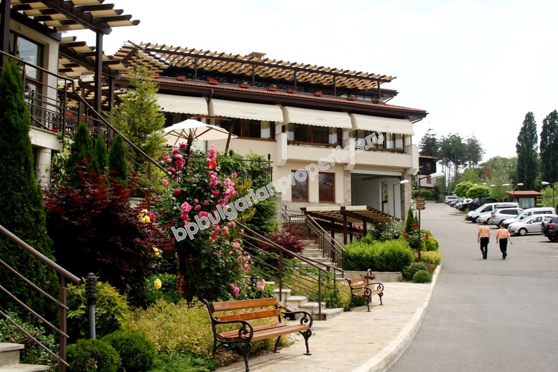 Тристаен апартамент с гледка море на първа линия в Созопол