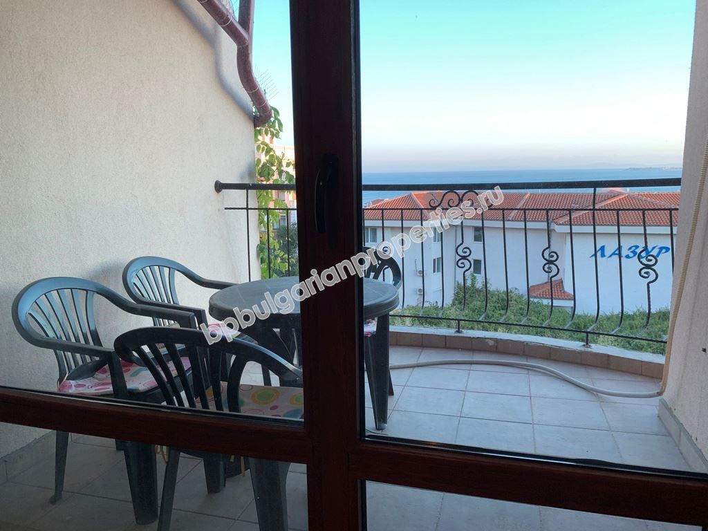 Апартамент с панорамна гледка море в центъра на Свети Влас