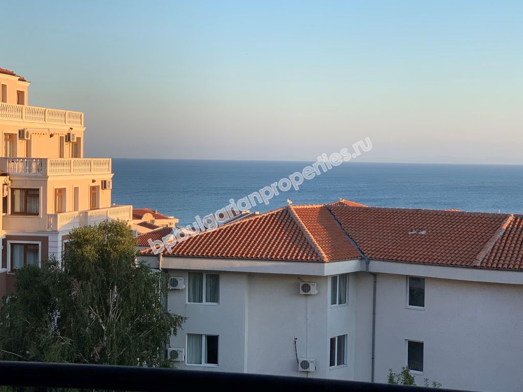 Апартамент с панорамна гледка море в центъра на Свети Влас