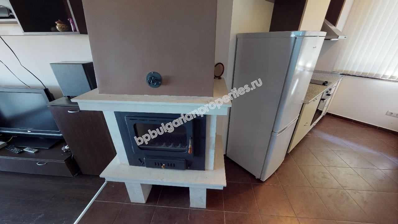 Двуетажен таунхаус на 2 км от плажа на изгодна цена