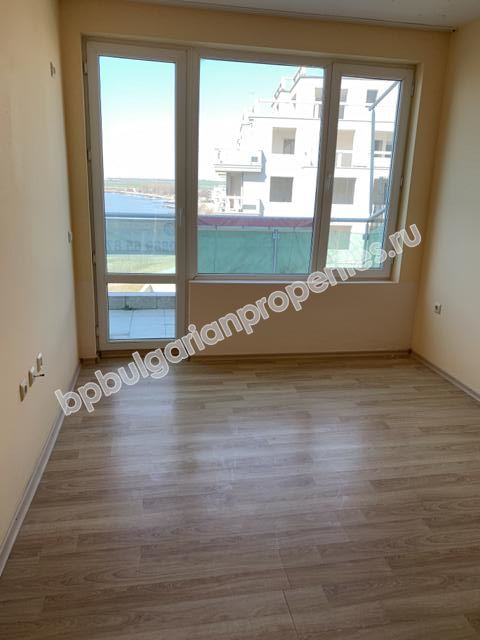 Евтин двустаен апартамент на първа линия в Поморие