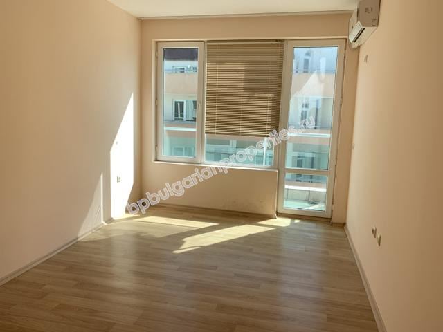 Евтин двустаен апартамент на първа линия в Поморие