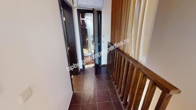 Обзаведен двуетажен таунхаус близо до морето