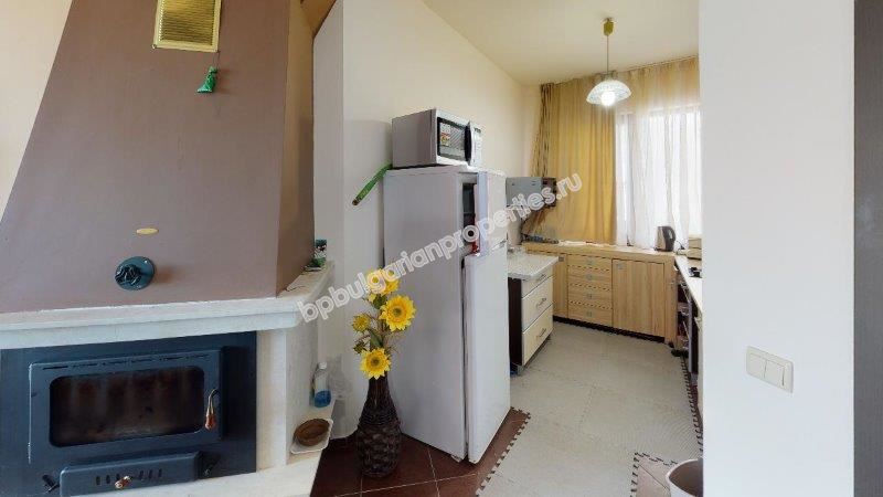 Обзаведен двуетажен таунхаус близо до морето