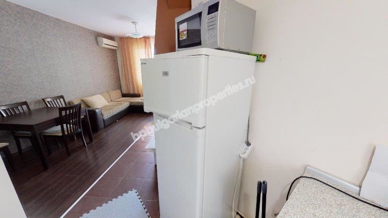 Обзаведен двуетажен таунхаус близо до морето