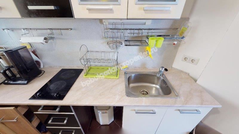 Обзаведен двуетажен таунхаус близо до морето