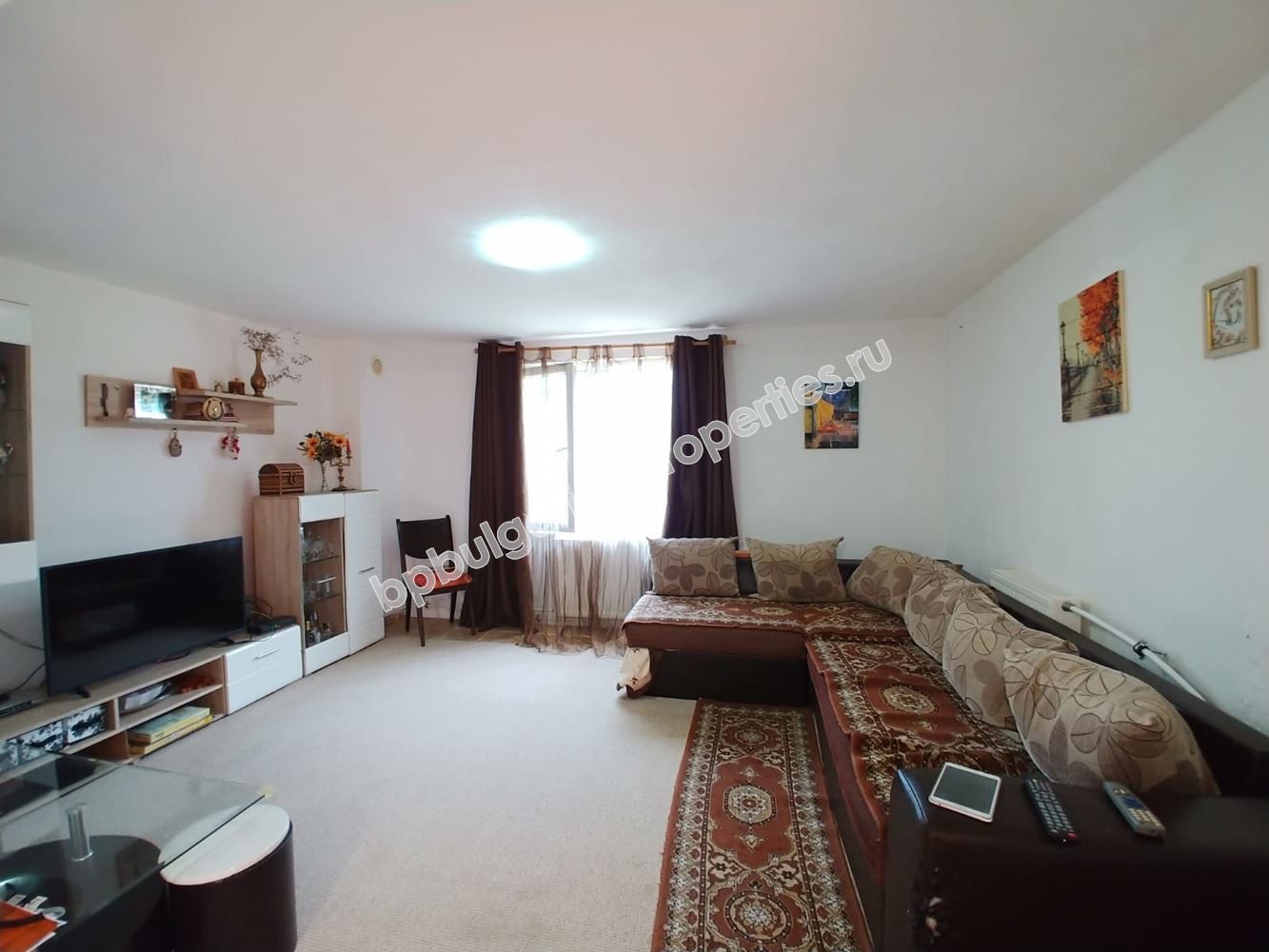 Двуетажна къща с двор на 20 км от Бургас