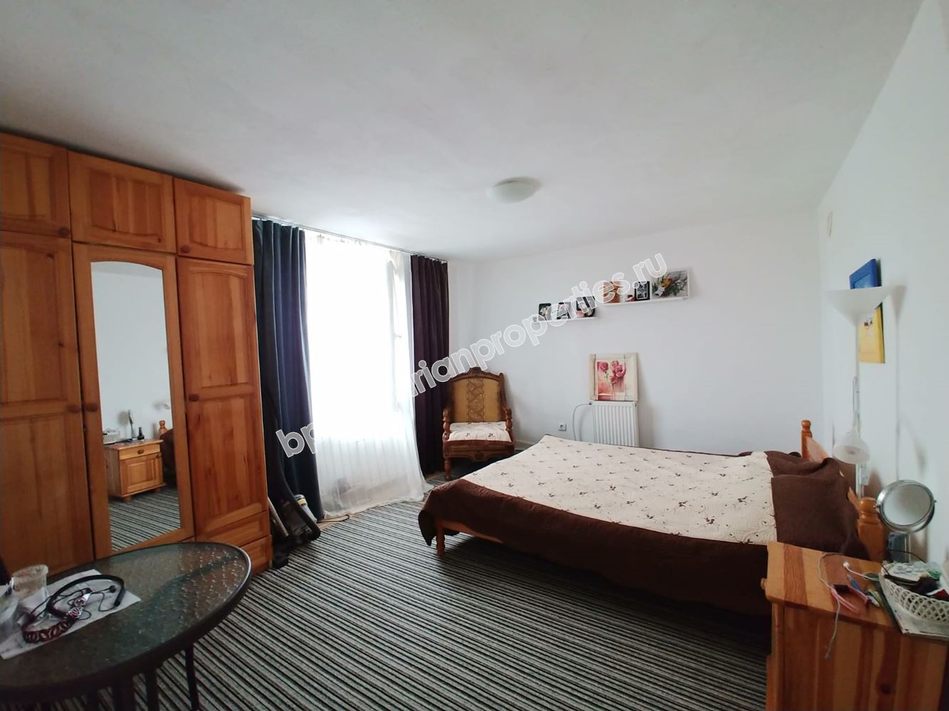 Двуетажна къща с двор на 20 км от Бургас