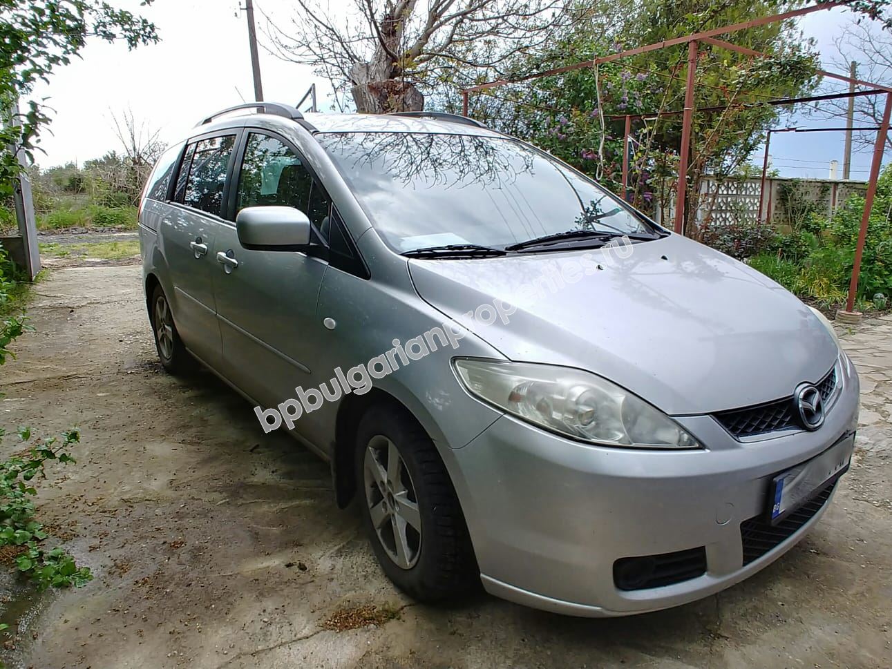 Двуетажна къща с двор на 20 км от Бургас