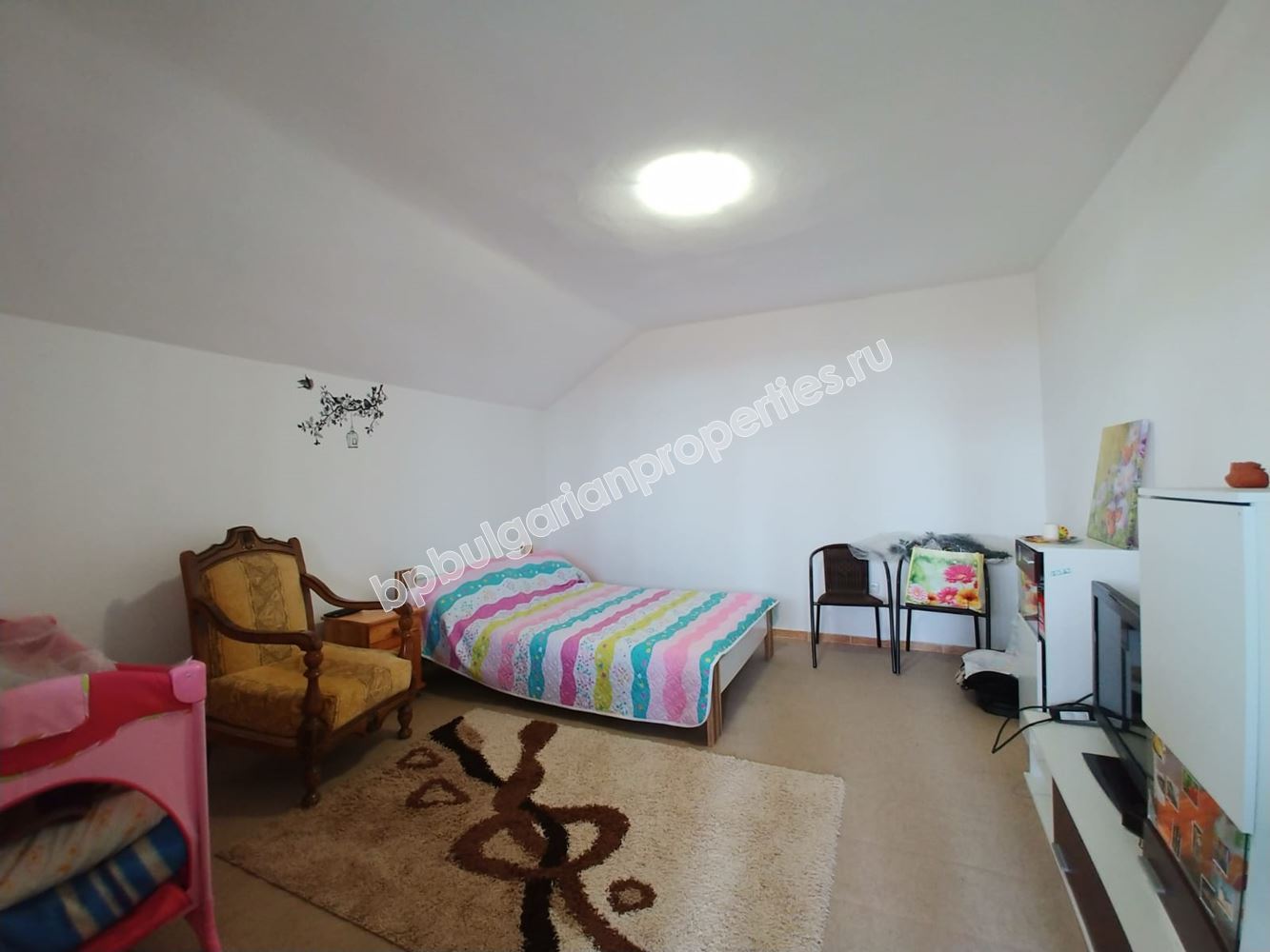 Двуетажна къща с двор на 20 км от Бургас