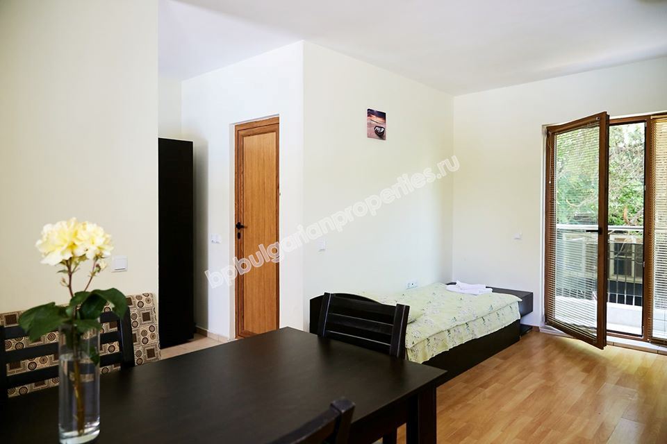 Имоти в затворен комплекс в Бяла