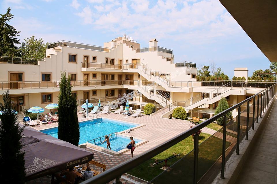 Имоти в затворен комплекс в Бяла