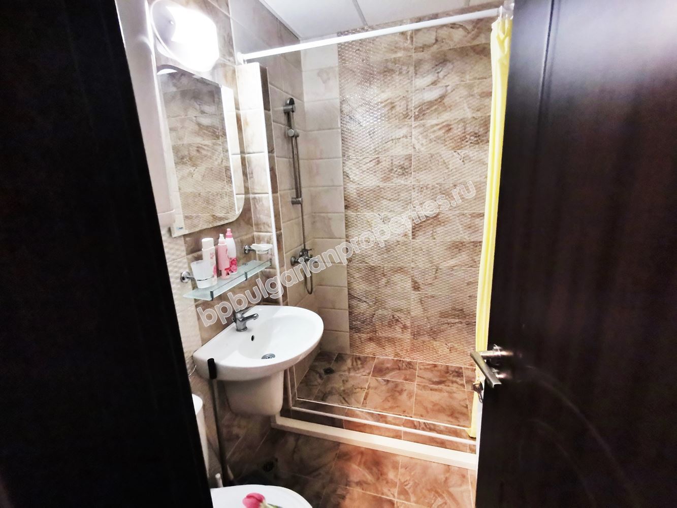 Двустаен обзаведен апартамент в жилищен комплекс в Свети Влас