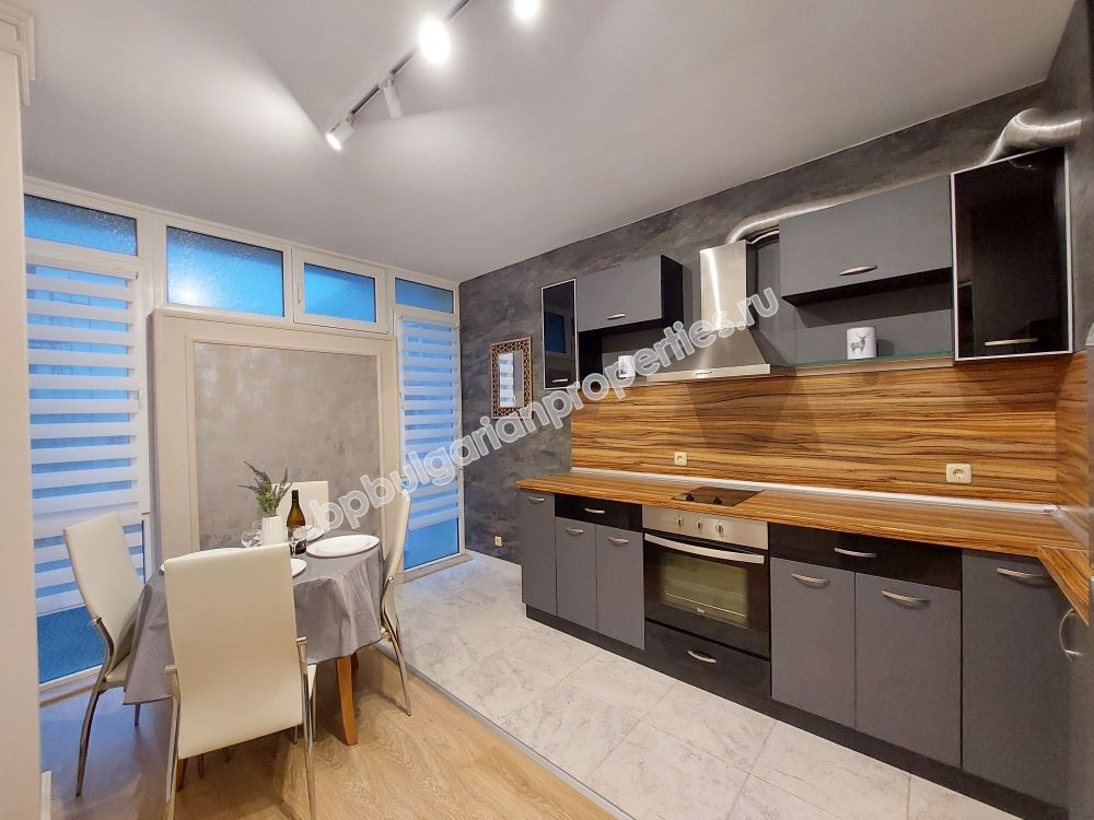 Луксозен апартамент в центъра на Поморие