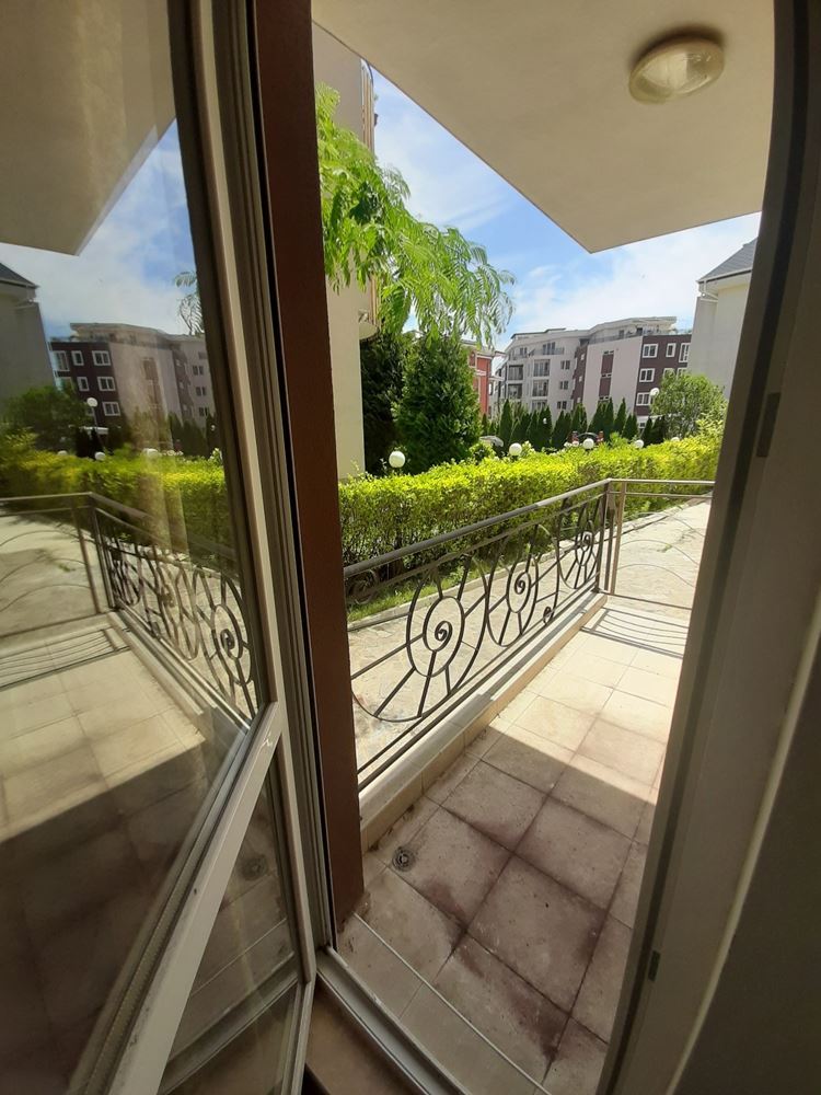 Двустаен апартамент в сграда без такса обслужване