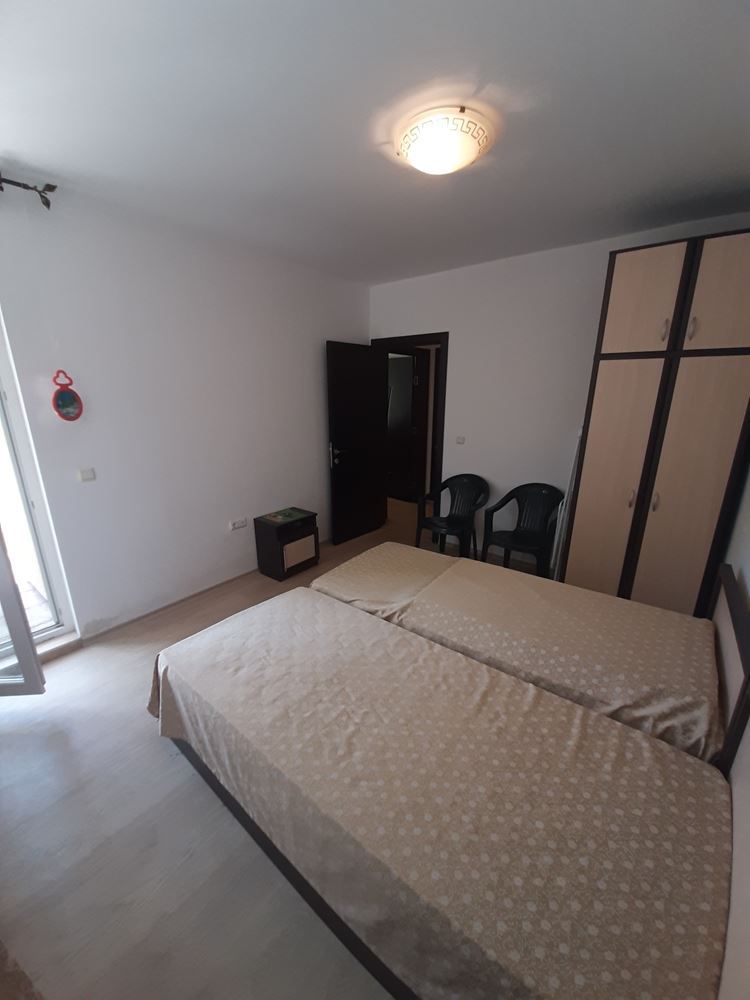 Двустаен апартамент в сграда без такса обслужване