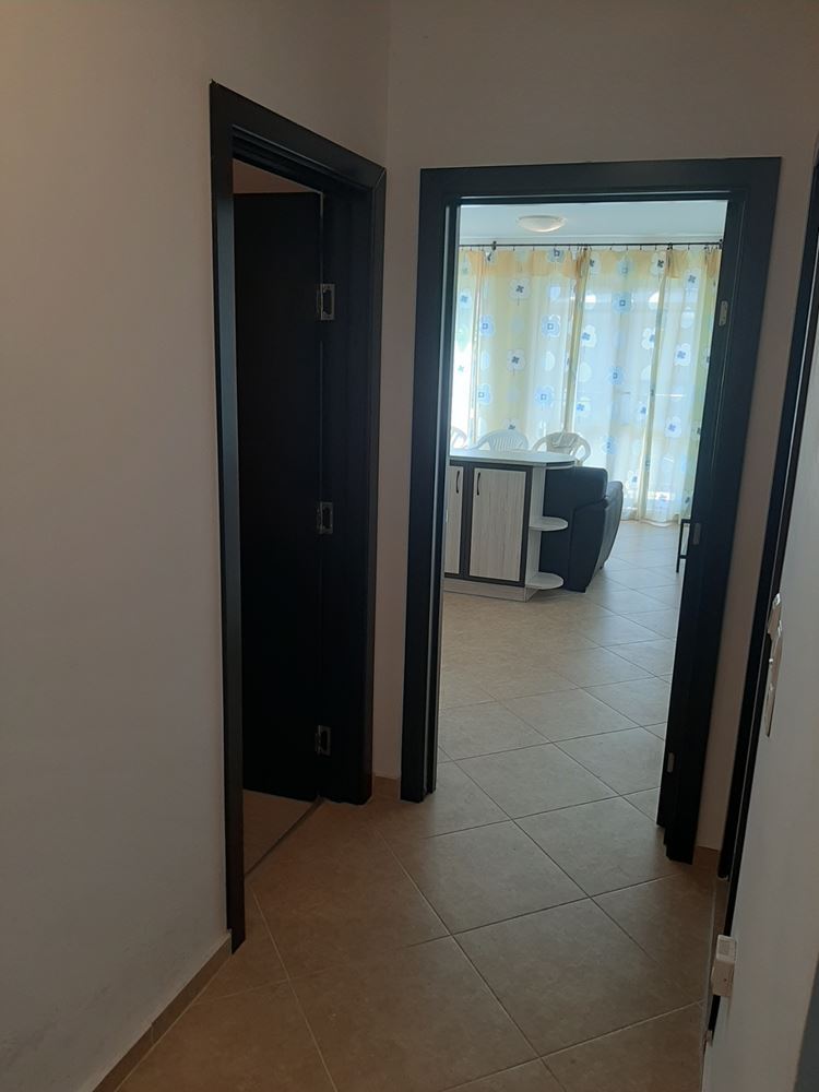 Двустаен апартамент в сграда без такса обслужване