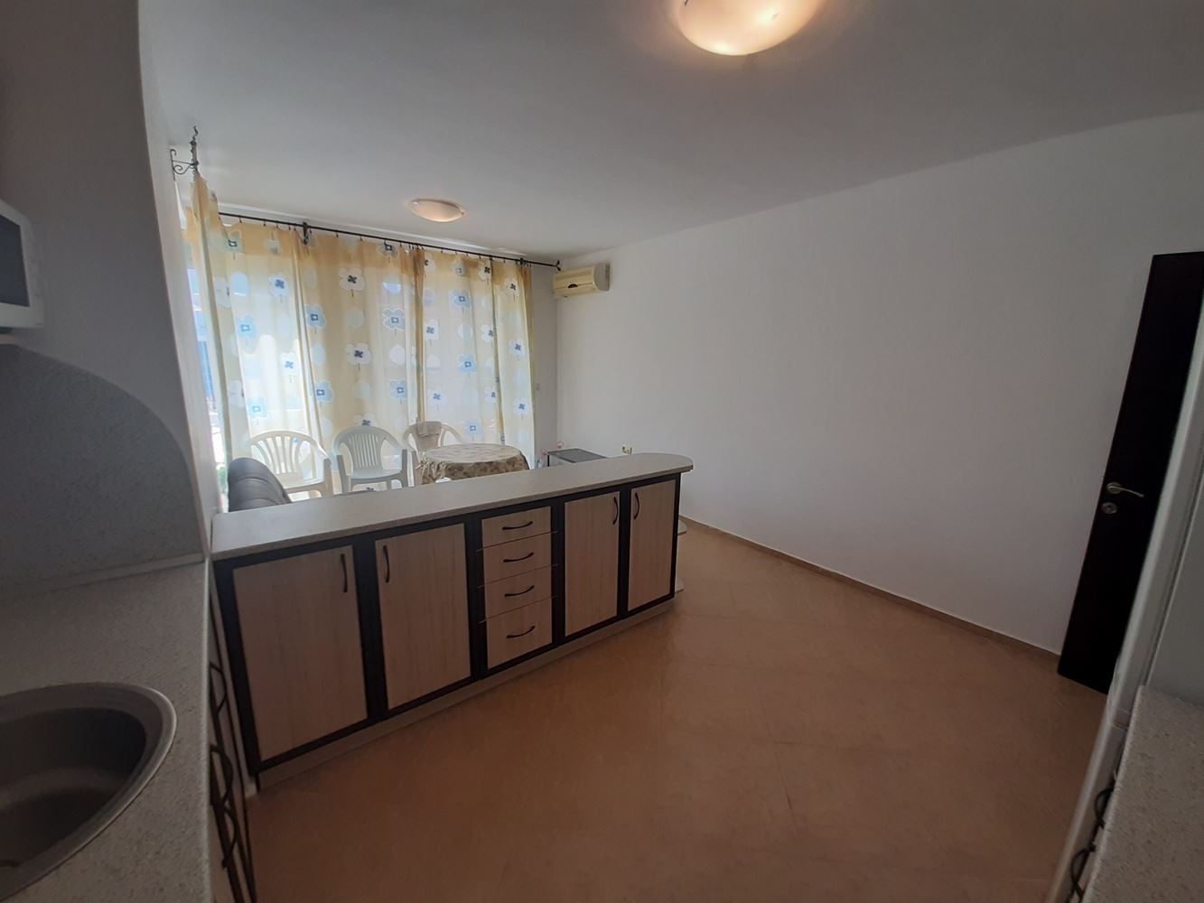 Двустаен апартамент в сграда без такса обслужване