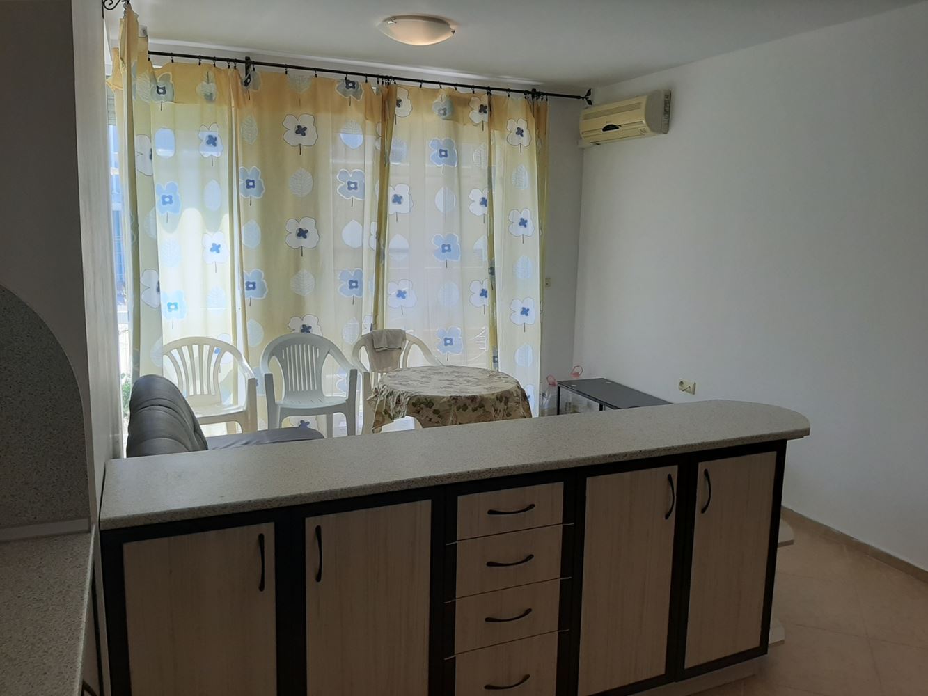 Двустаен апартамент в сграда без такса обслужване