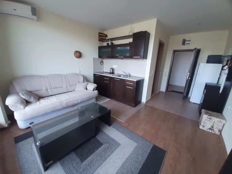 Апартамент в затворен комплекс на изгодна цена