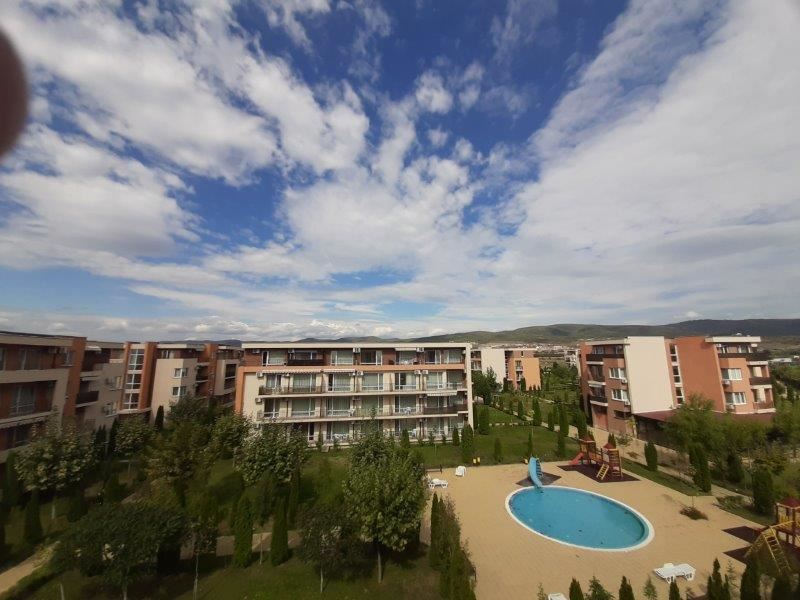 Апартамент в затворен комплекс на изгодна цена