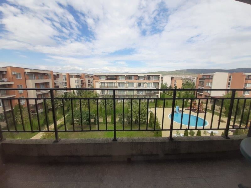 Апартамент в затворен комплекс на изгодна цена