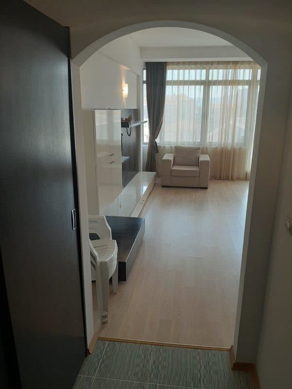 Панорамен апартамент в затворен комплекс на първа линия в Царево