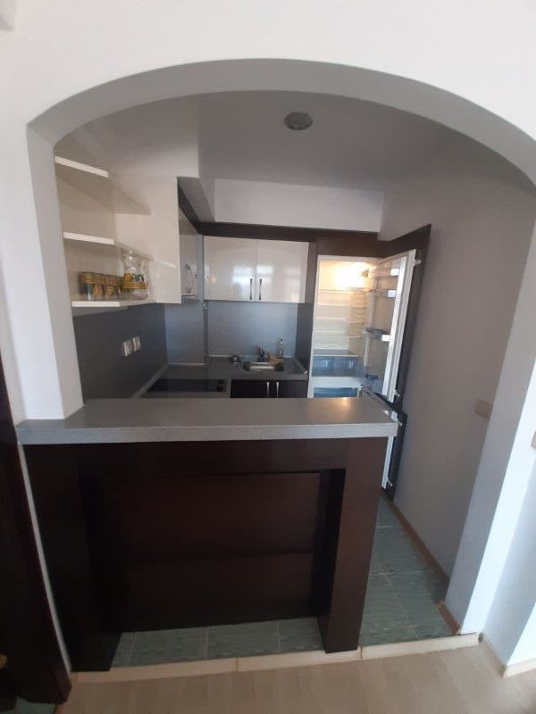 Панорамен апартамент в затворен комплекс на първа линия в Царево