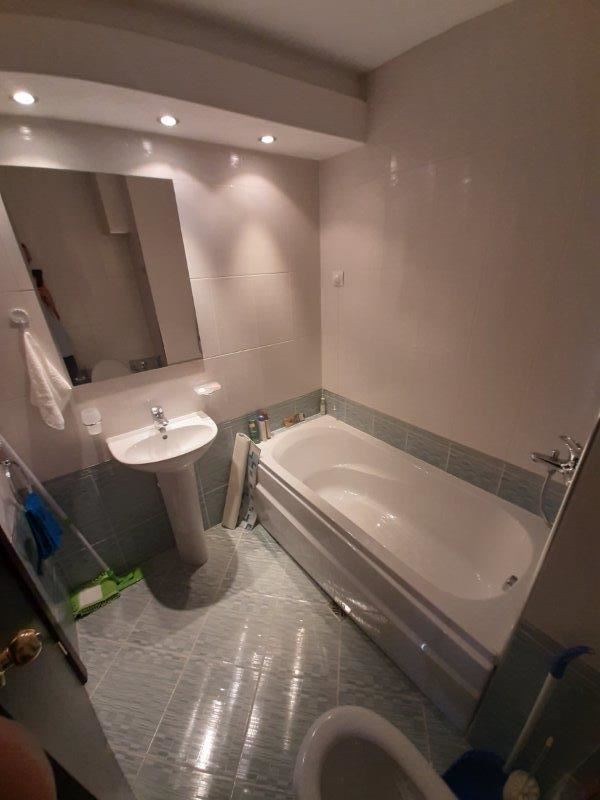 Панорамен апартамент в затворен комплекс на първа линия в Царево