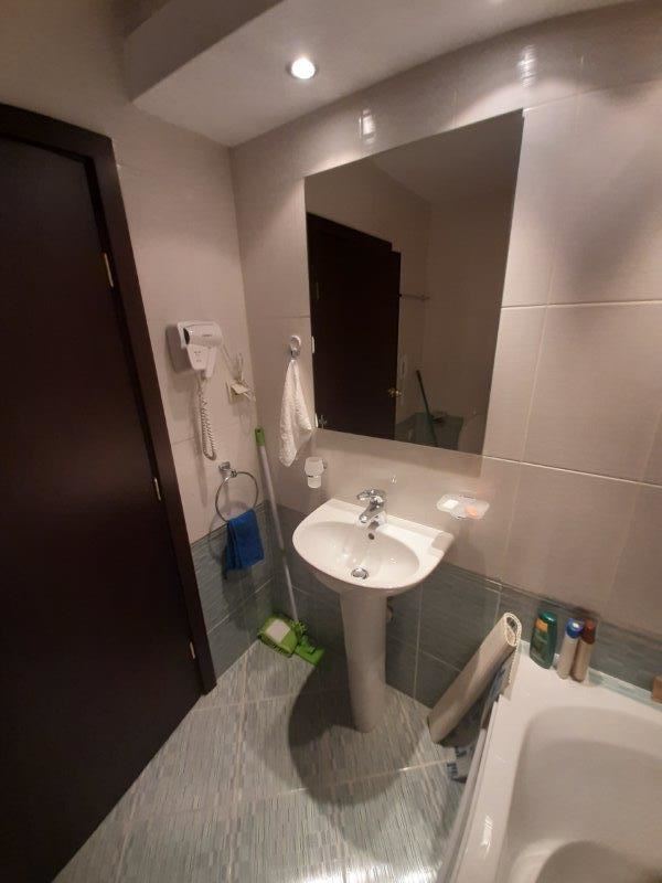 Панорамен апартамент в затворен комплекс на първа линия в Царево