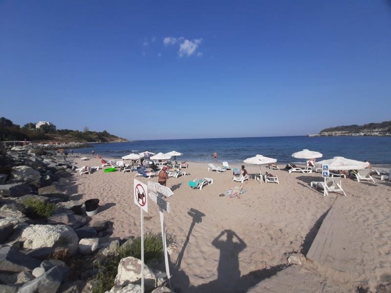 Панорамен апартамент в затворен комплекс на първа линия в Царево